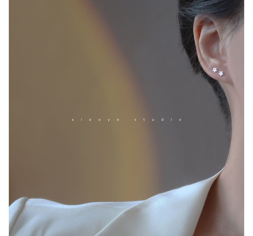 Floral Silver Stud Earring