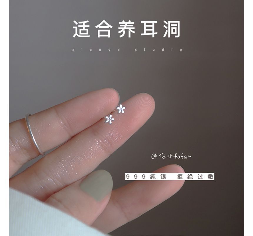 Floral Silver Stud Earring