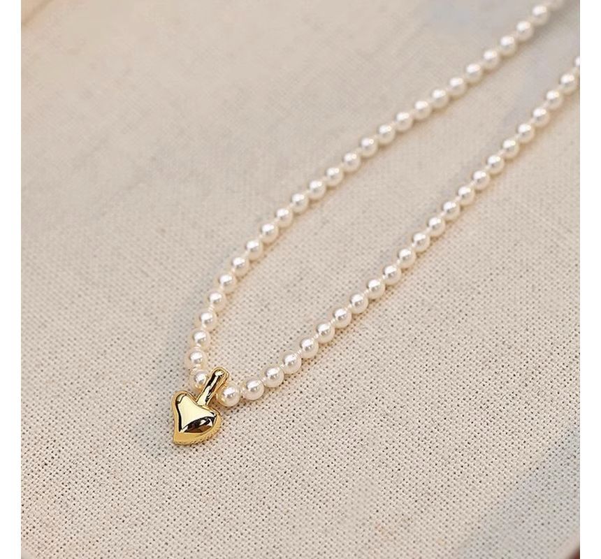 Faux Pendant Heart Choker Pearl