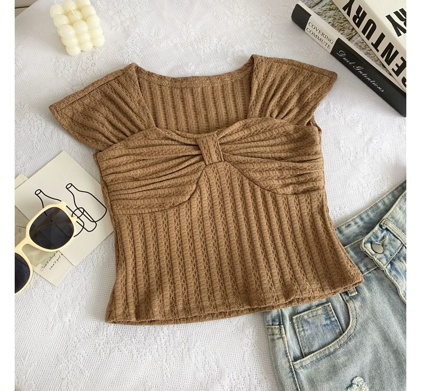 T-Shirt mit Flügelärmeln, eckigem Ausschnitt und Schleife