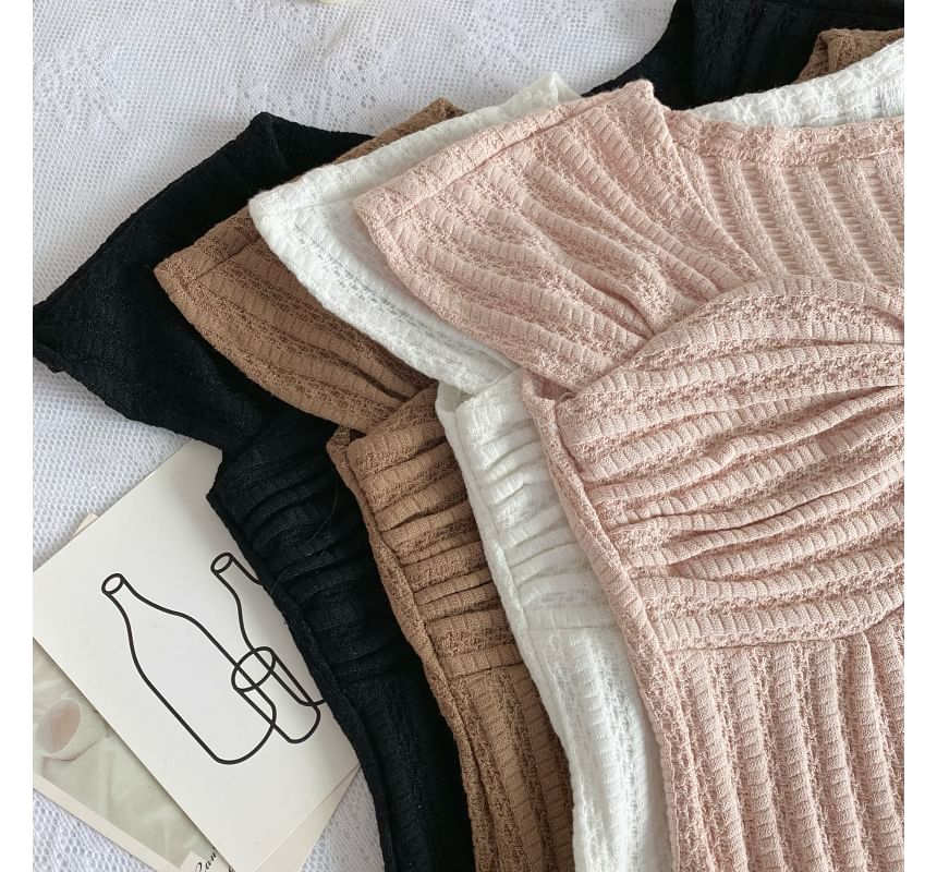 T-Shirt mit Flügelärmeln, eckigem Ausschnitt und Schleife