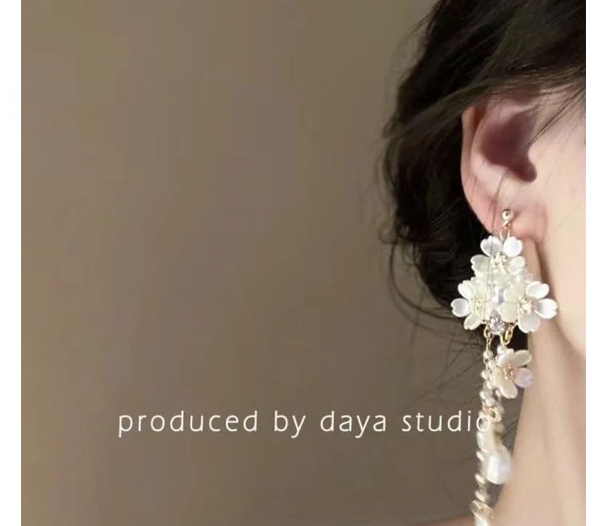 Faux Chandelier Floral Pearl Alloy Earring