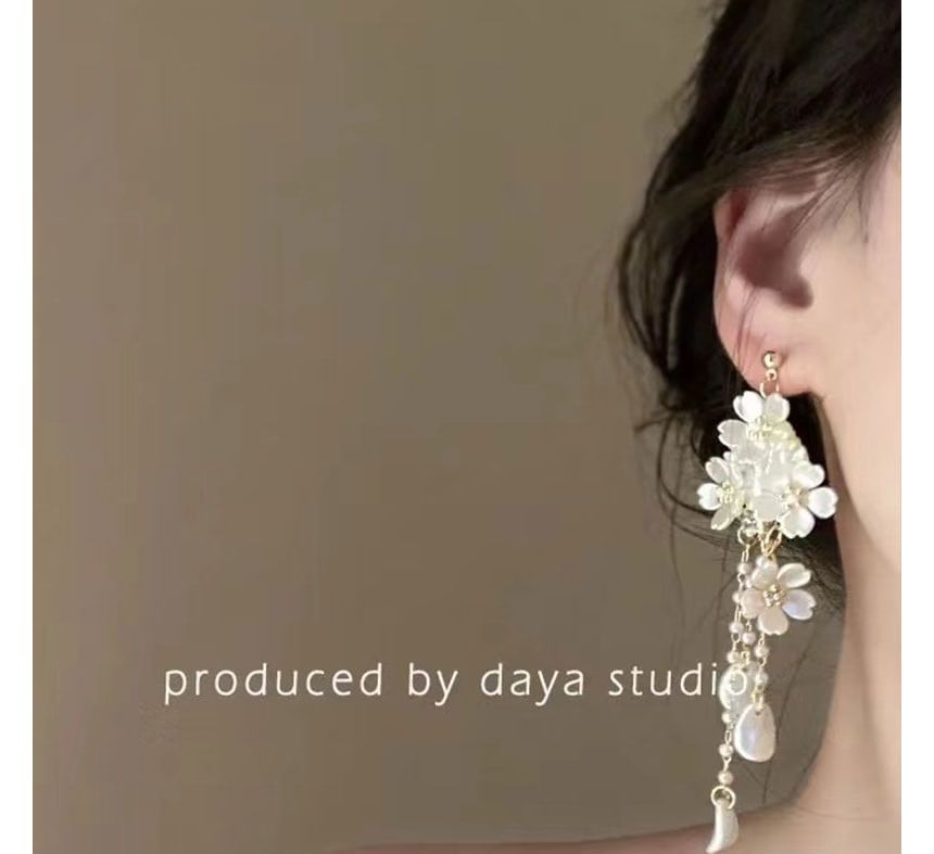 Faux Chandelier Floral Pearl Alloy Earring