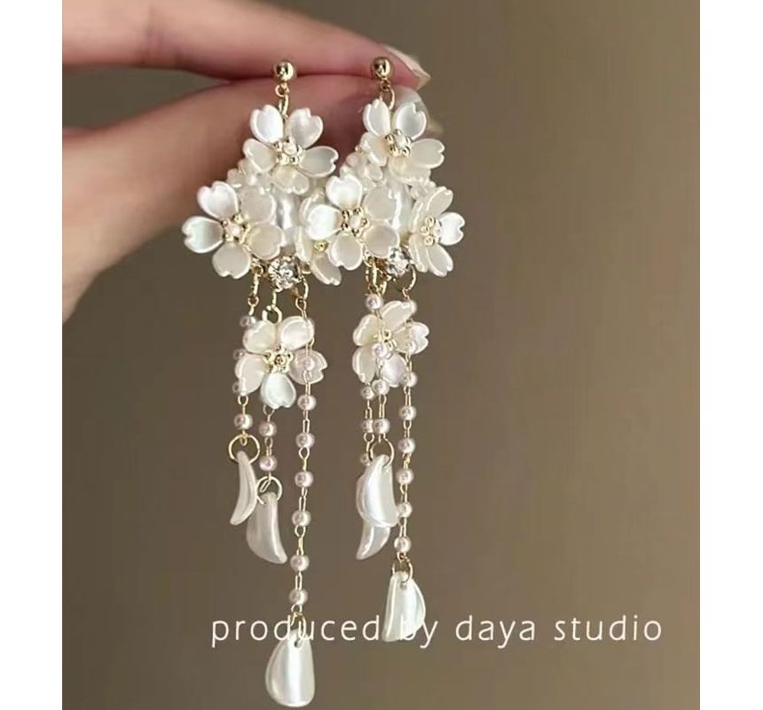 Faux Chandelier Floral Pearl Alloy Earring