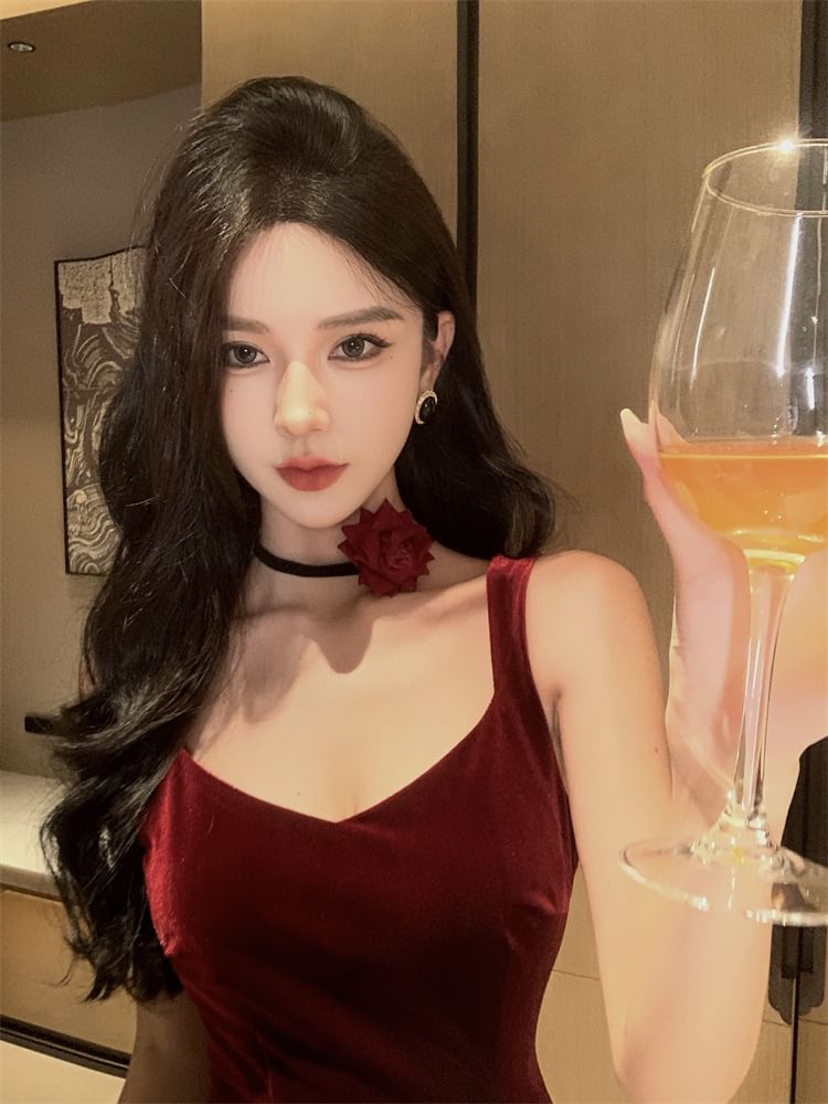 Evening Mermaid Gown Open V-Neck Sleeveless Back Velvet Plain