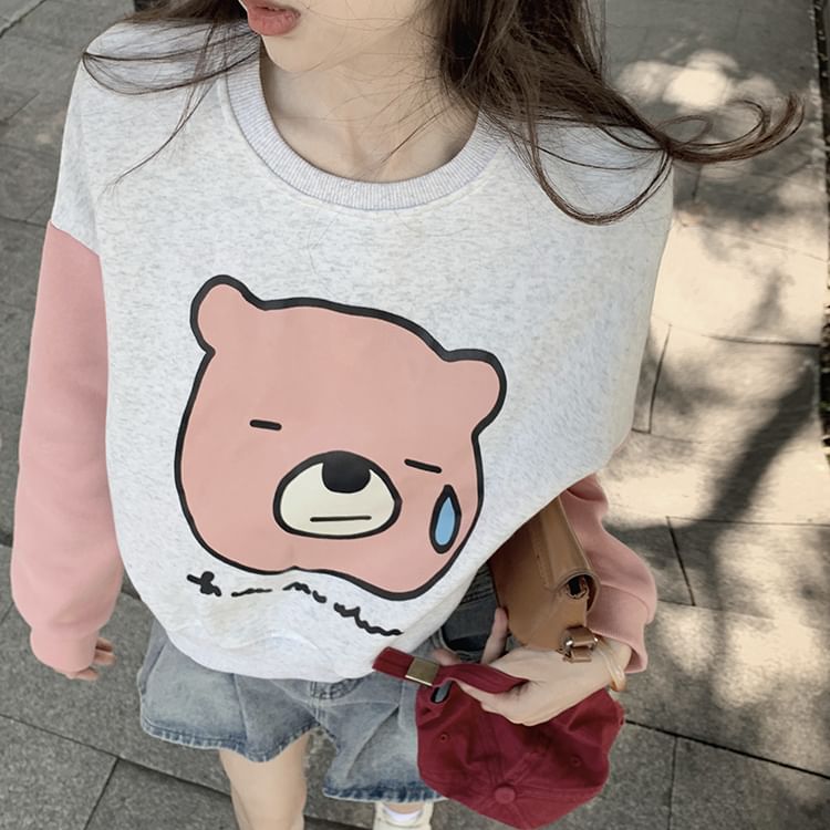 Long-Sleeve Crew Neck Bear Print Paneled Sweatshirt