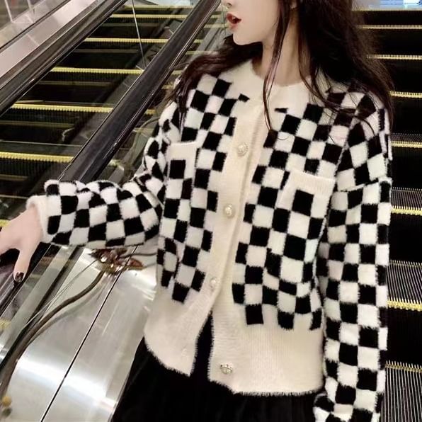 Checkerboard Crew Cardigan Neck