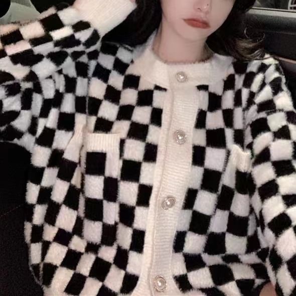 Checkerboard Crew Cardigan Neck