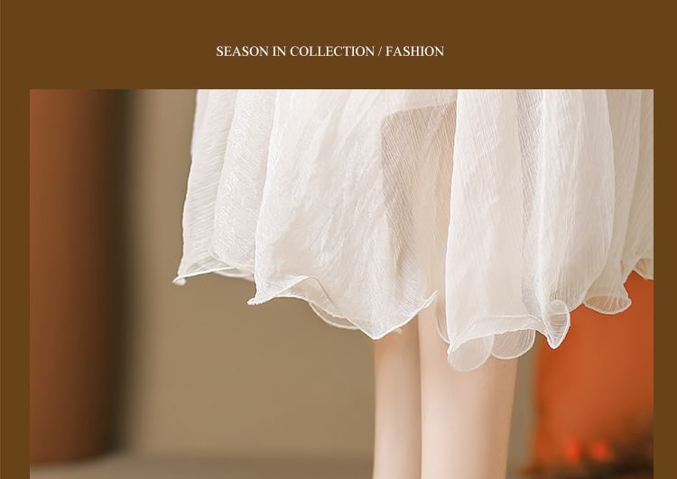 Contrast Platform Slip-Ons Trim