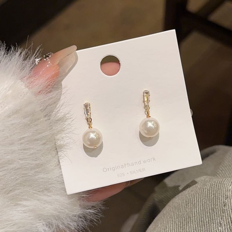 / Drop Clip-On Pearl Earring Faux