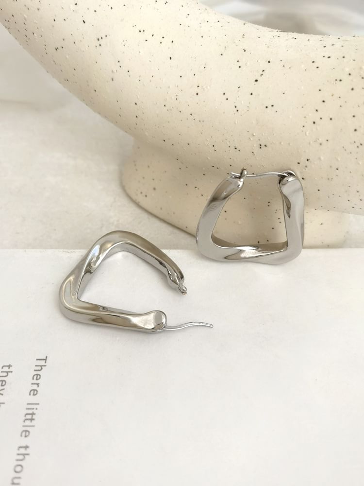 Twisted Geometric Alloy Hoop Earring