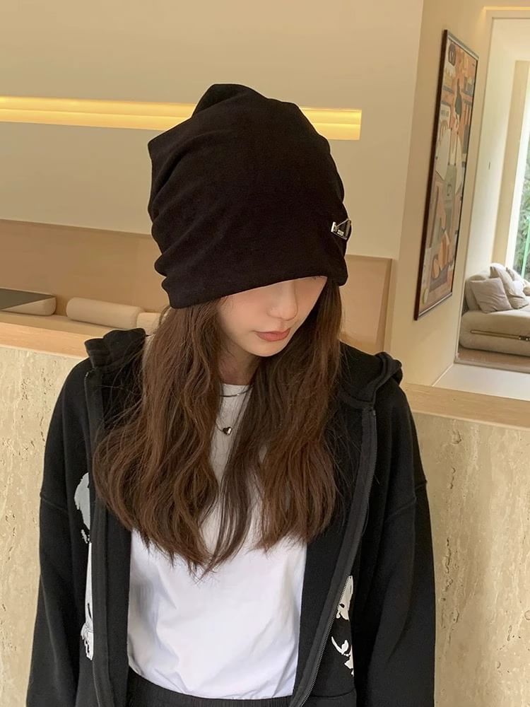 Metal Beanie Plate Knit Slouchy