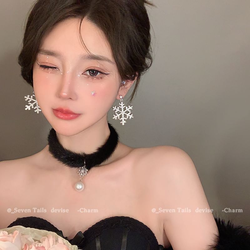 Snowflake Chandelier Set Christmas Tree Earring Bracelet Choker / Drop Fluffy