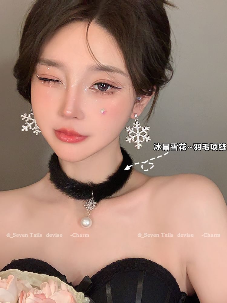 Snowflake Chandelier Set Christmas Tree Earring Bracelet Choker / Drop Fluffy