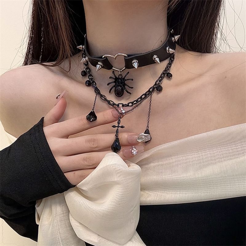 Faux Chained Choker Layered Leather