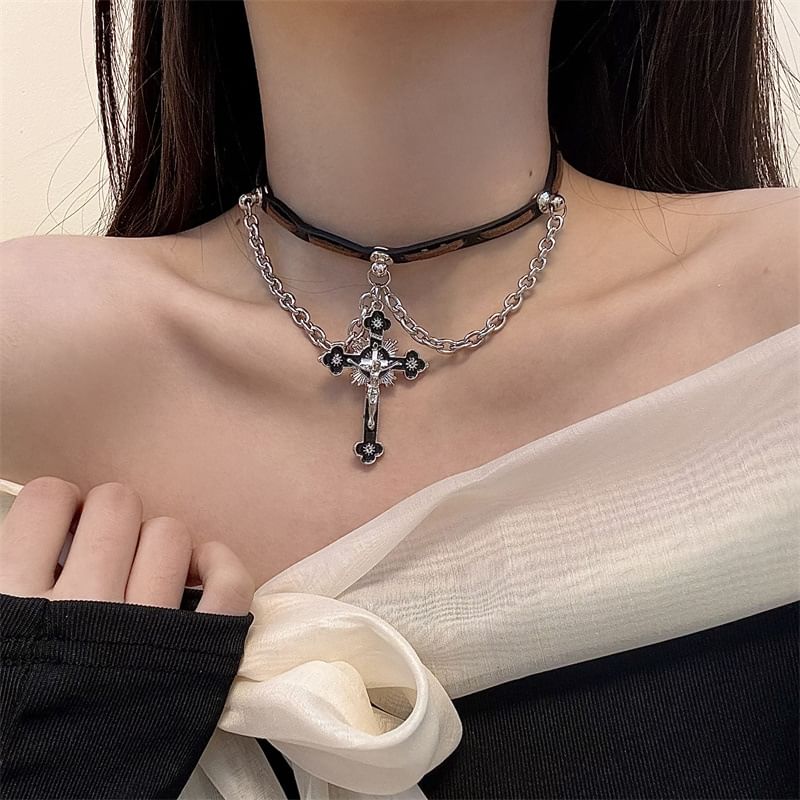 Faux Chained Choker Layered Leather
