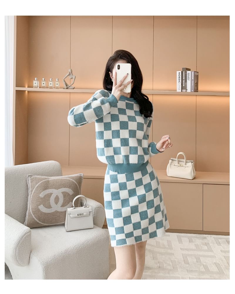 Set: Crew Neck Checkerboard Sweater + High Waist Mini Straight Skirt