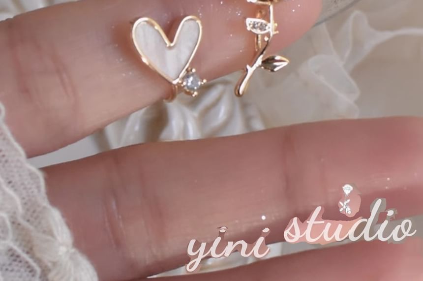 Rhinestone Stud Alloy Rose Asymmetrical Earring Heart