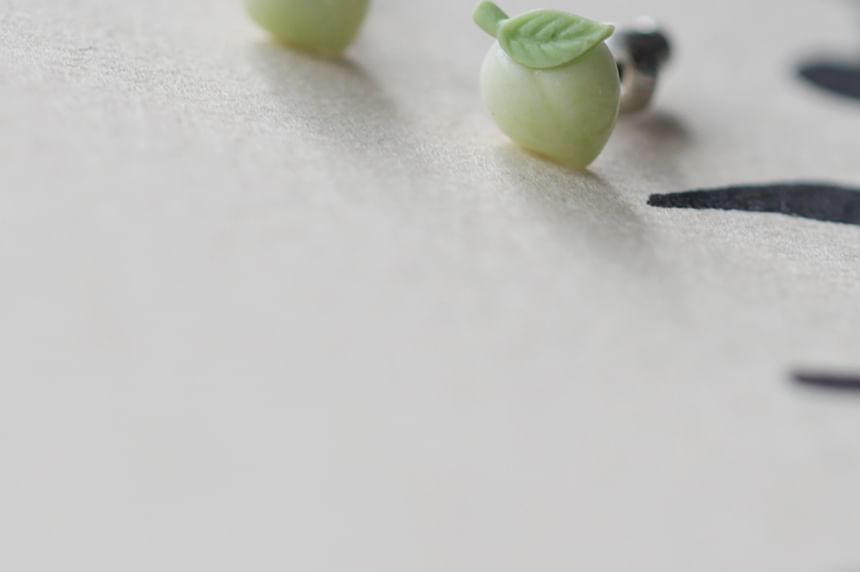 Ceramic Stud Earring Peach