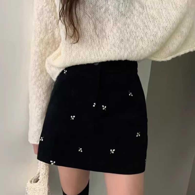 High Waist Flower Embroidered Mini Straight Skirt