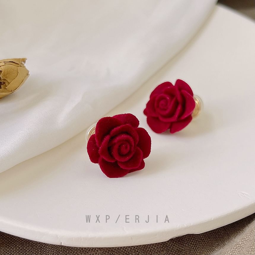 Rose Ear Flocking Alloy Cuff