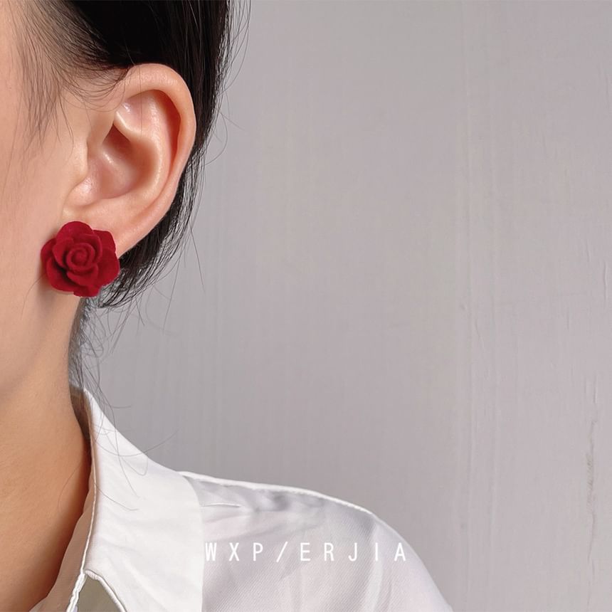 Rose Ear Flocking Alloy Cuff
