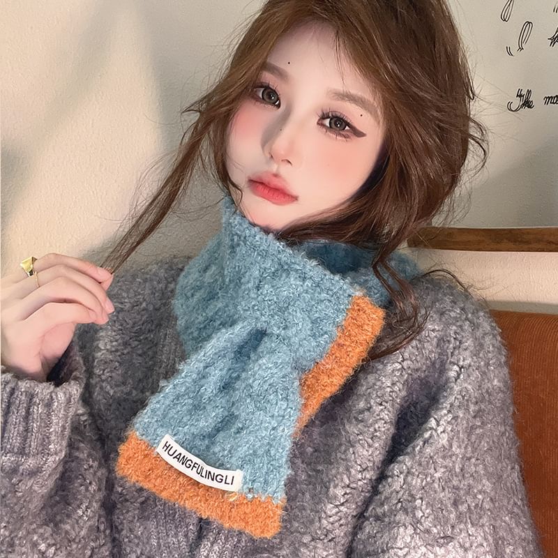 Contrast Scarf Applique Trim Label