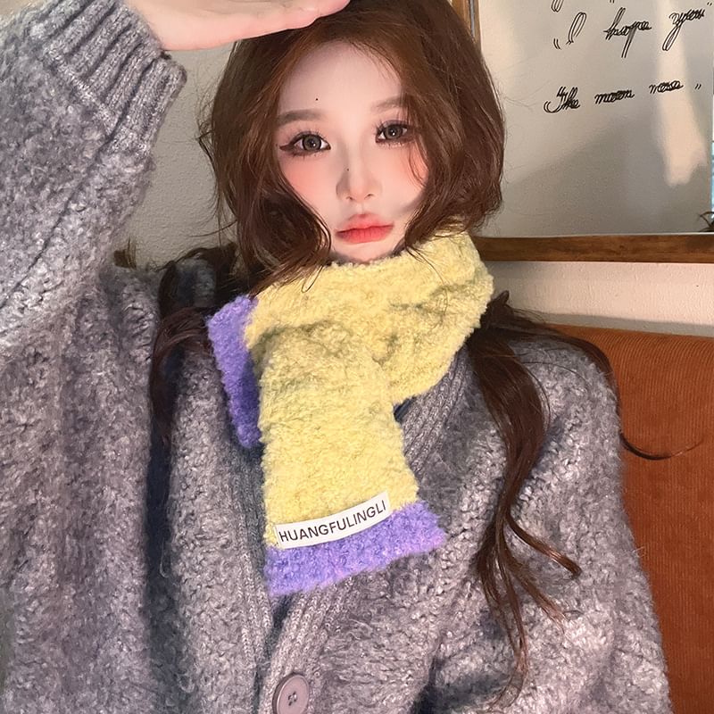 Contrast Scarf Applique Trim Label