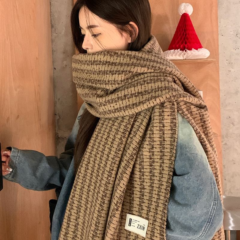 Label Scarf Patterned Tasseled Applique