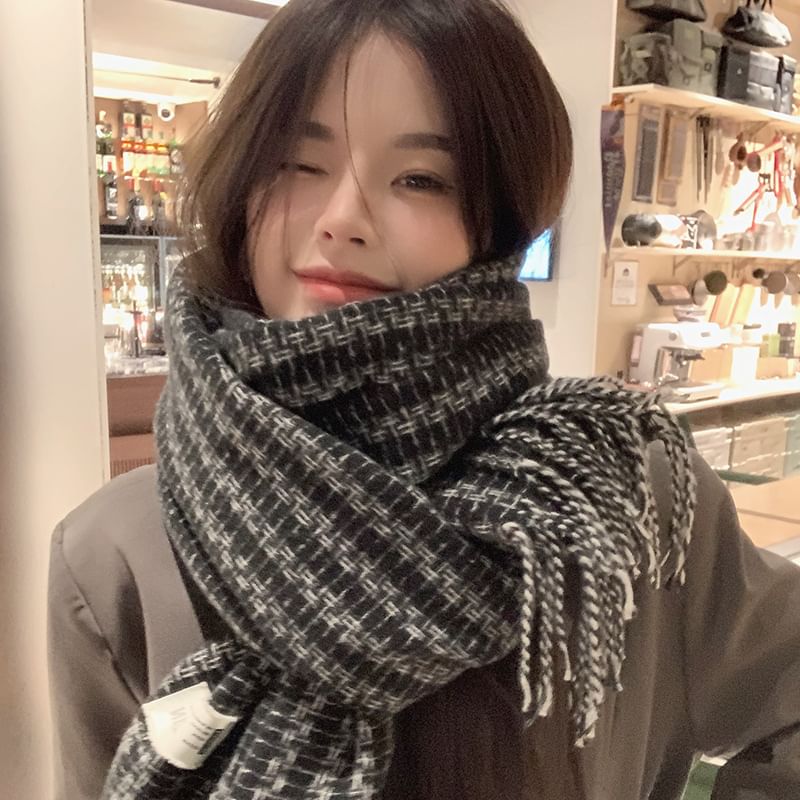 Label Scarf Patterned Tasseled Applique