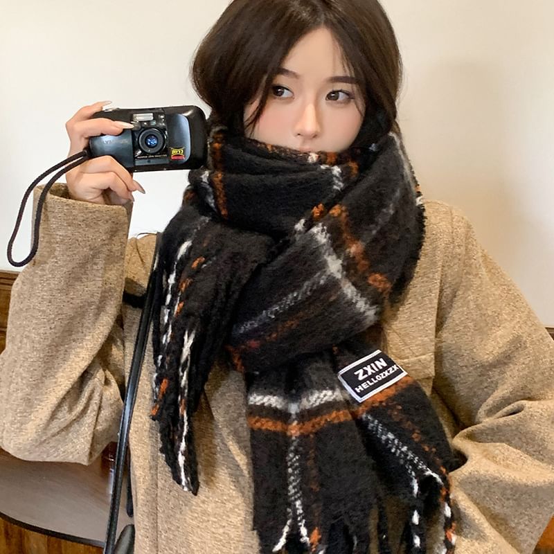 Plaid Tasseled Scarf