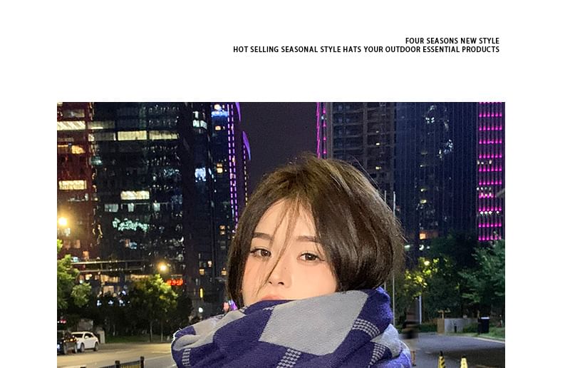 Argyle Scarf Tasseled Print