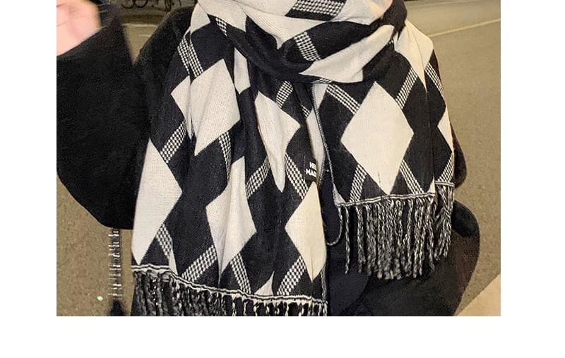 Argyle Scarf Tasseled Print