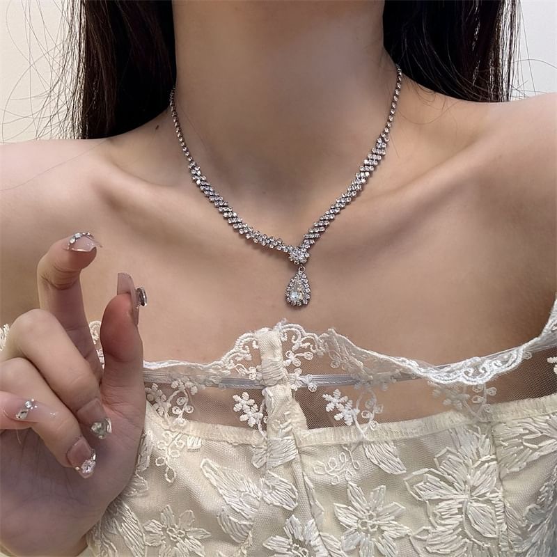 Rhinestone Necklace Drop