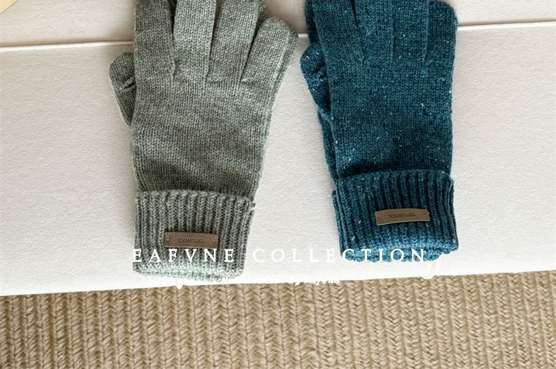 Wool Knit Applique Gloves Lettering Touchscreen