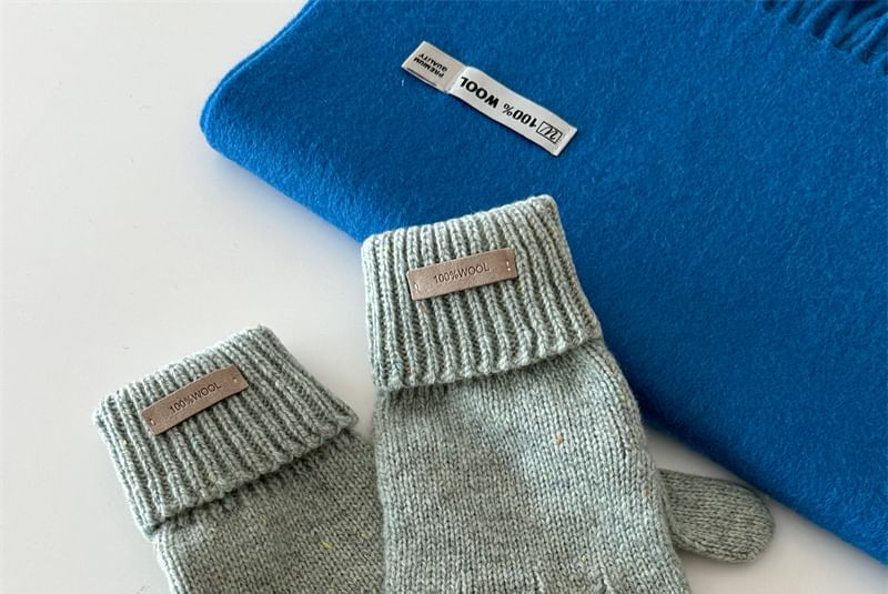 Wool Knit Applique Gloves Lettering Touchscreen