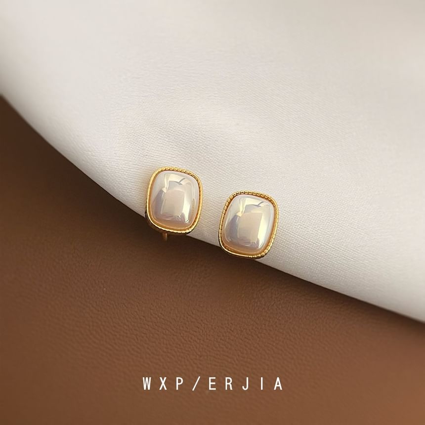 Faux Geometric Clip-On Pearl Earring
