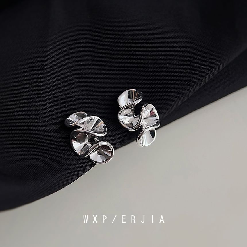 Clip-On Ruffle Earring