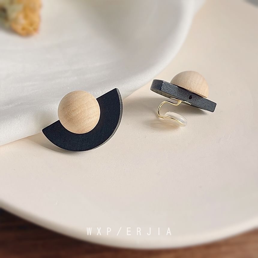 Ear Wooden Cuff Geometric