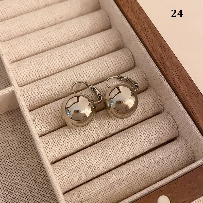 Designs) Silver Earring (Various Tone