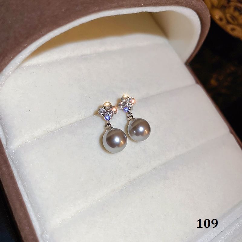 Designs) (Various Silver Tone Earring