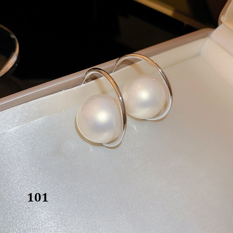 Designs) (Various Silver Tone Earring