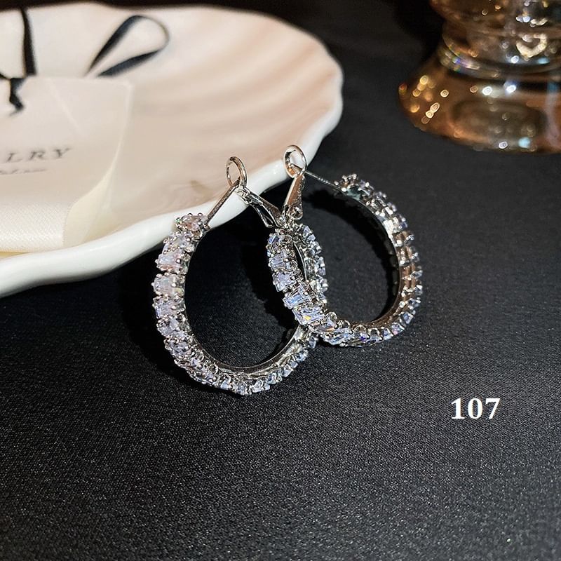 Designs) (Various Silver Tone Earring