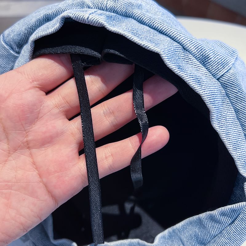 Distressed Beret Denim Washed