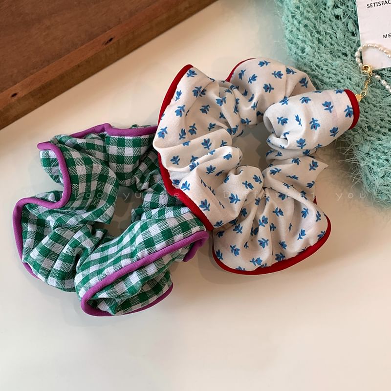 Haargummi aus Stoff mit Blumenmuster