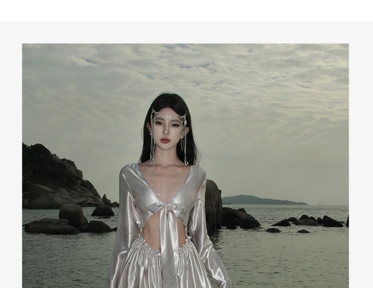 Cutout Long-Sleeve A-Line Dress Maxi V-Neck