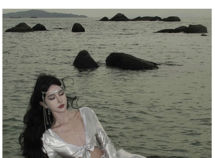 Cutout Long-Sleeve A-Line Dress Maxi V-Neck