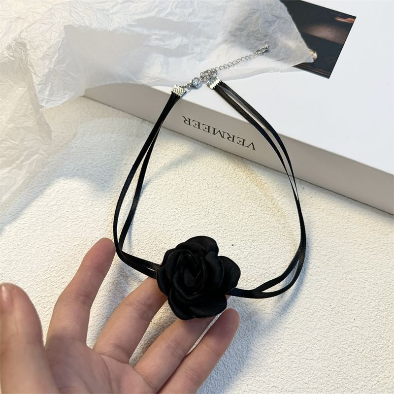 Choker Ribbon Rose