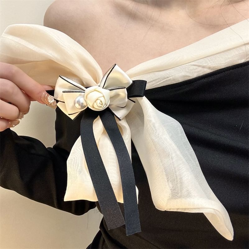Pearl Faux Brooch Rose Bow