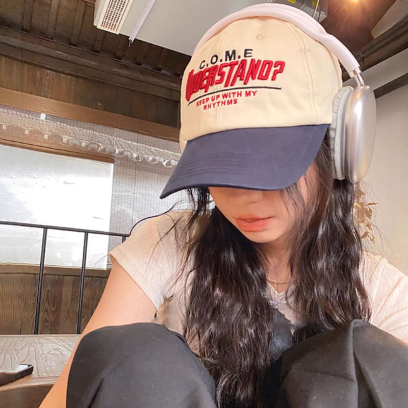 Color Embroidered Cap Baseball Lettering Panel